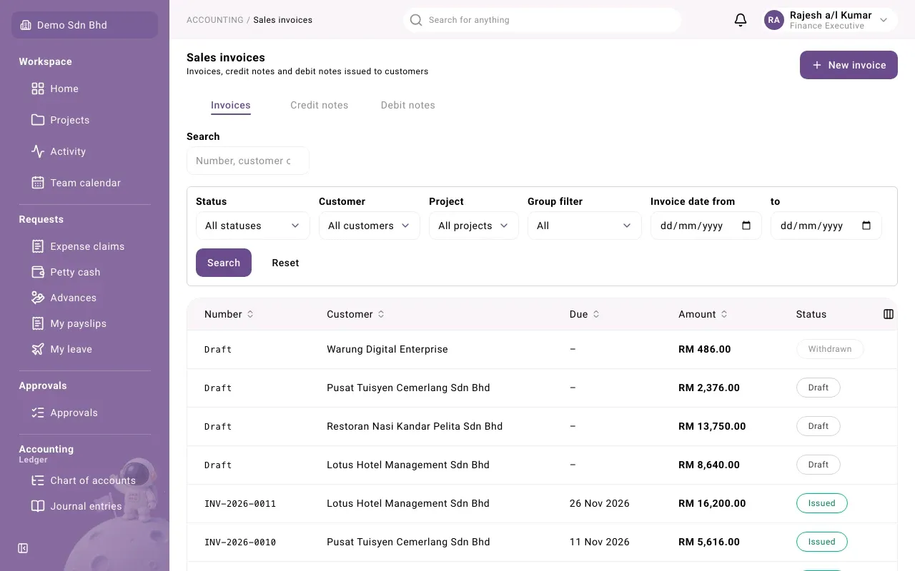 The Sales invoices page: tabs, search, the advanced filter and the list